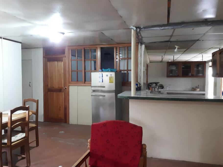 Gia'S Garage & Home For Bocas Travelers Almirante Exterior photo